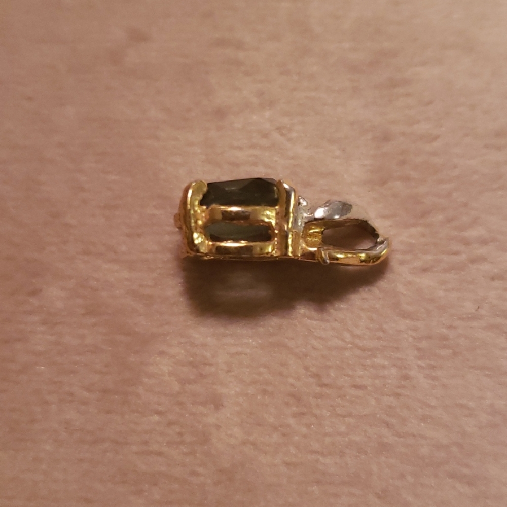 Labradorite Pendant - Picture 3 of 4